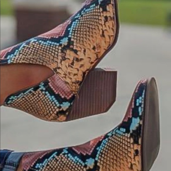 Ladies snake trader booties size 9 - Picture 1 of 2